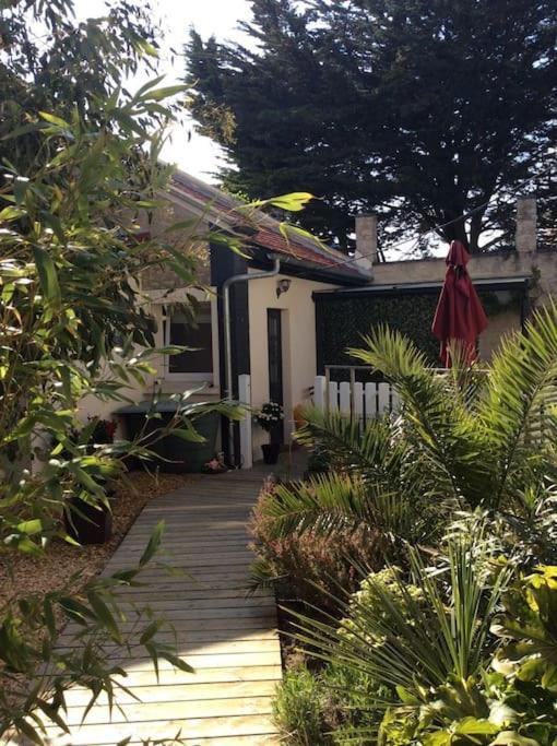 Maisonnette De Charme Villa Ouistreham Exterior foto