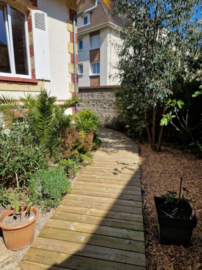 Maisonnette De Charme Villa Ouistreham Exterior foto